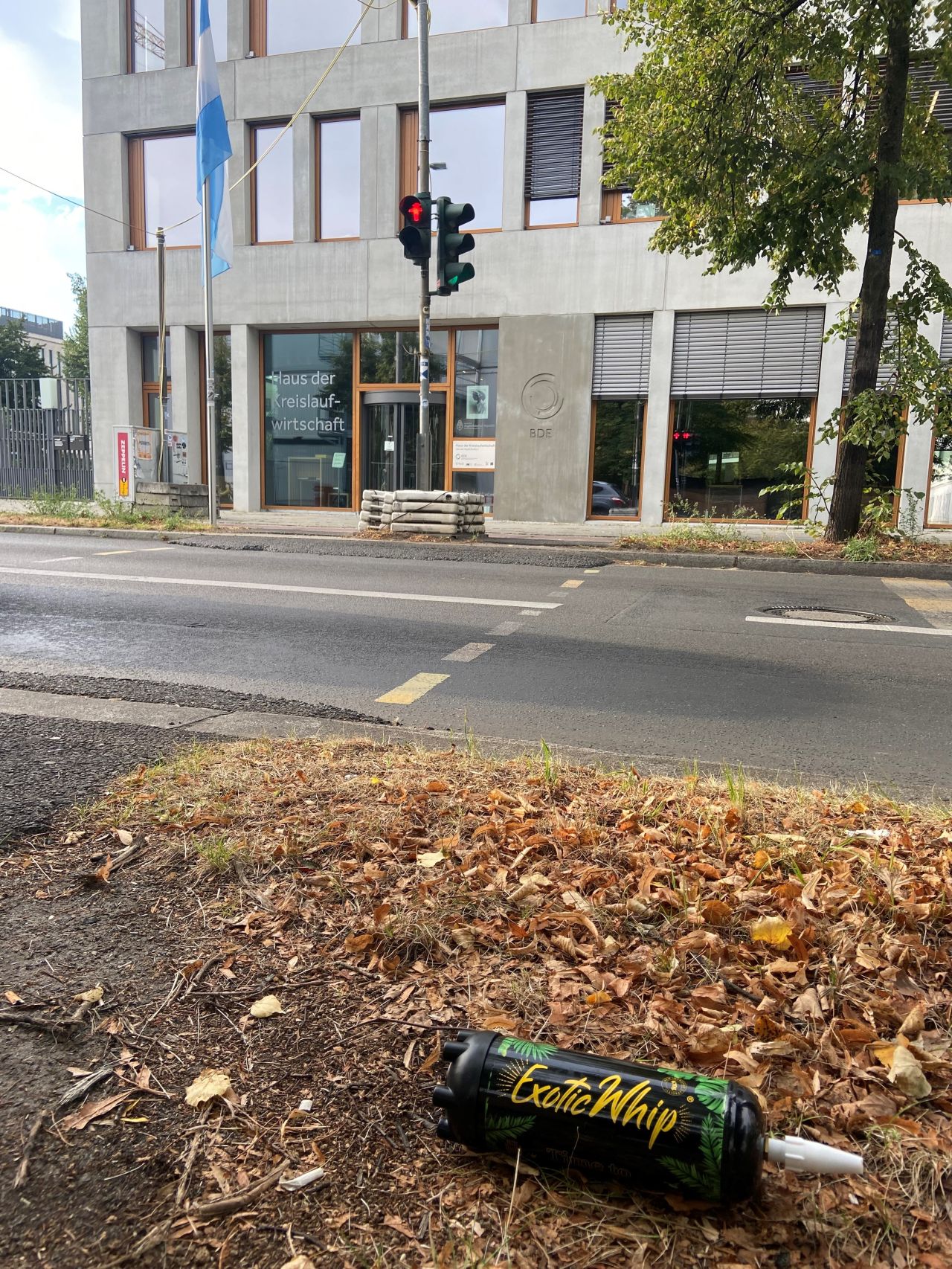 Lachgasflasche.jpg
