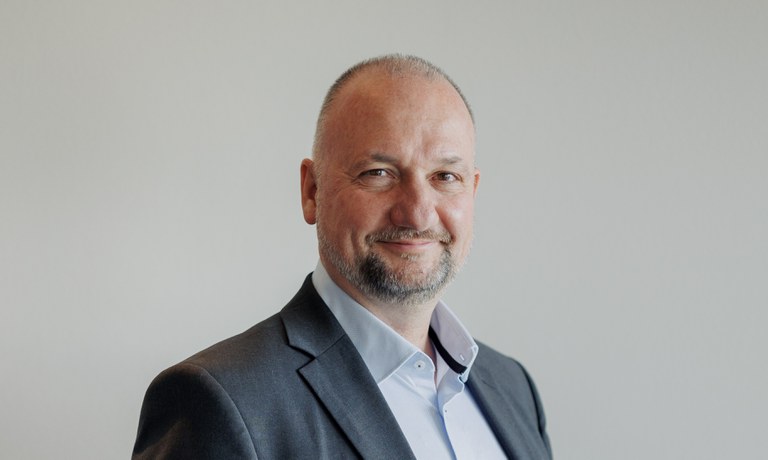 Dr. Joachim Manns